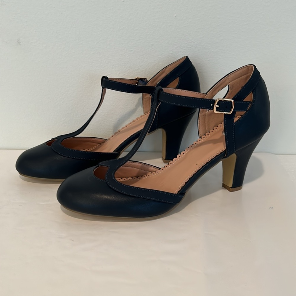 NWOT Journee Collection Olina Navy T Strap Mary Jane Heels Size 10 - Picture 4 of 9